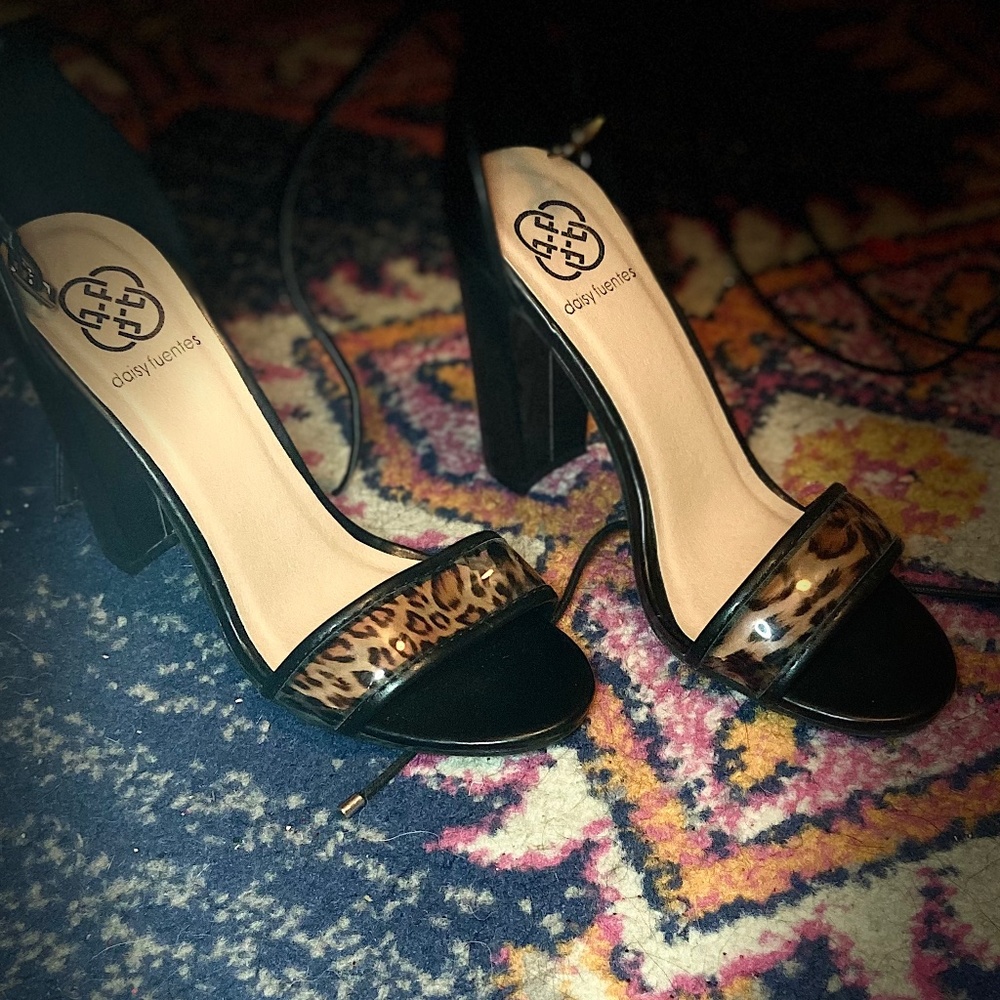 Daisy Fuentes leopard